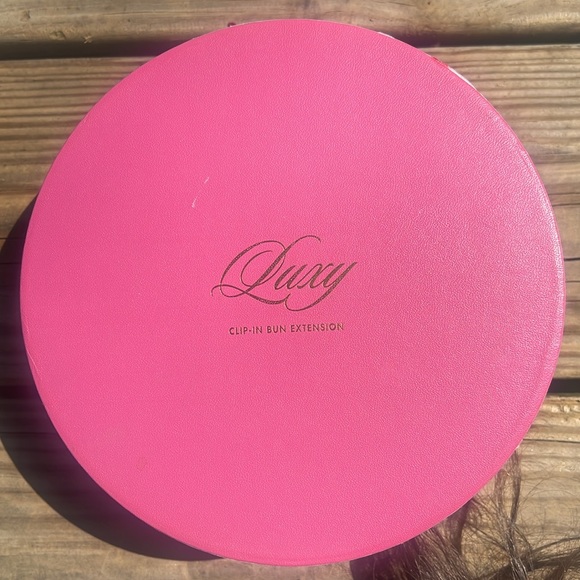 Luxy Neutral Brown Clip-In Bun - Excellent Used Condition - Picture 3 of 5